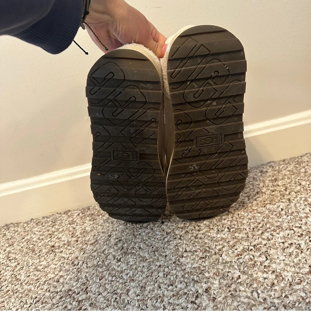 Ugg Platform Shoes 9 - Picture 4 of 6